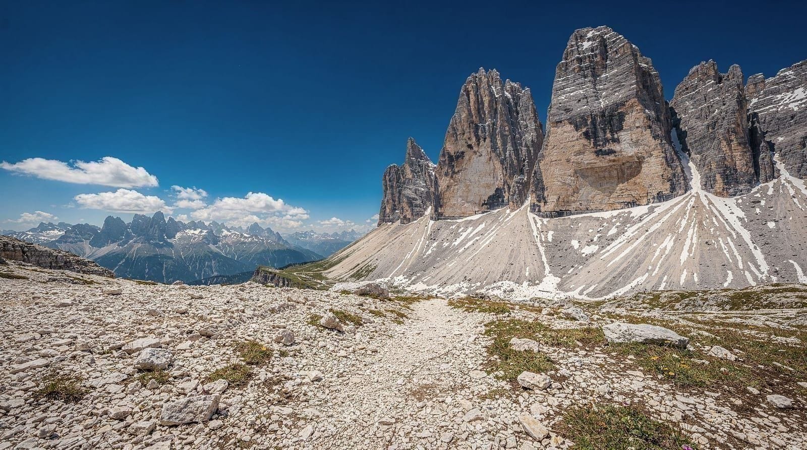 The Dolomites from Venice: what a day trip actually delivers — We took the tour from Venice to Cortina and back in one day. What we saw, what w