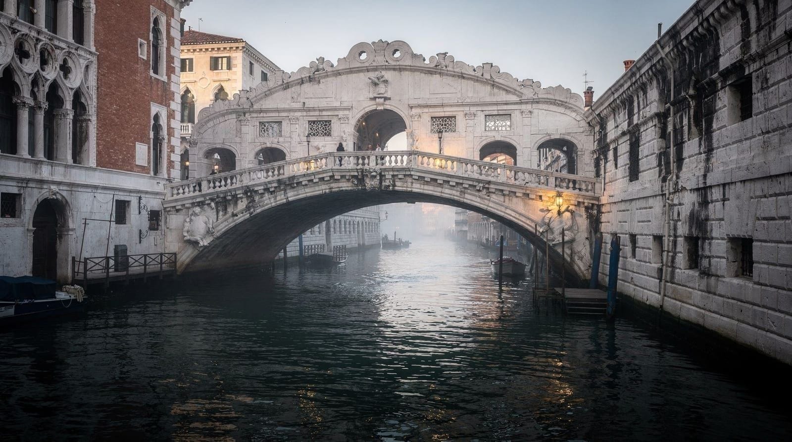 Bridge of Sighs: what it is, how to see it, and what the legend gets wrong — Guide to Venice's Bridge of Sighs in 2026 — how to view it, cross it (included i