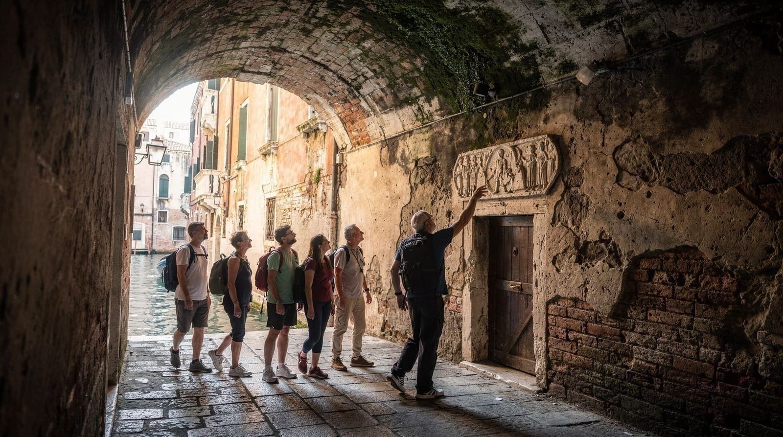 Free vs paid tours in Venice: when each is worth it — Venice has good free tip-based tours and excellent paid options. When each deliv