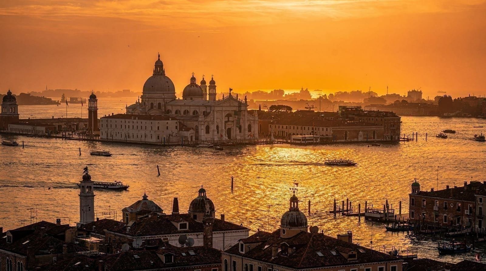 Golden hour in Venice: the best spots for evening photography