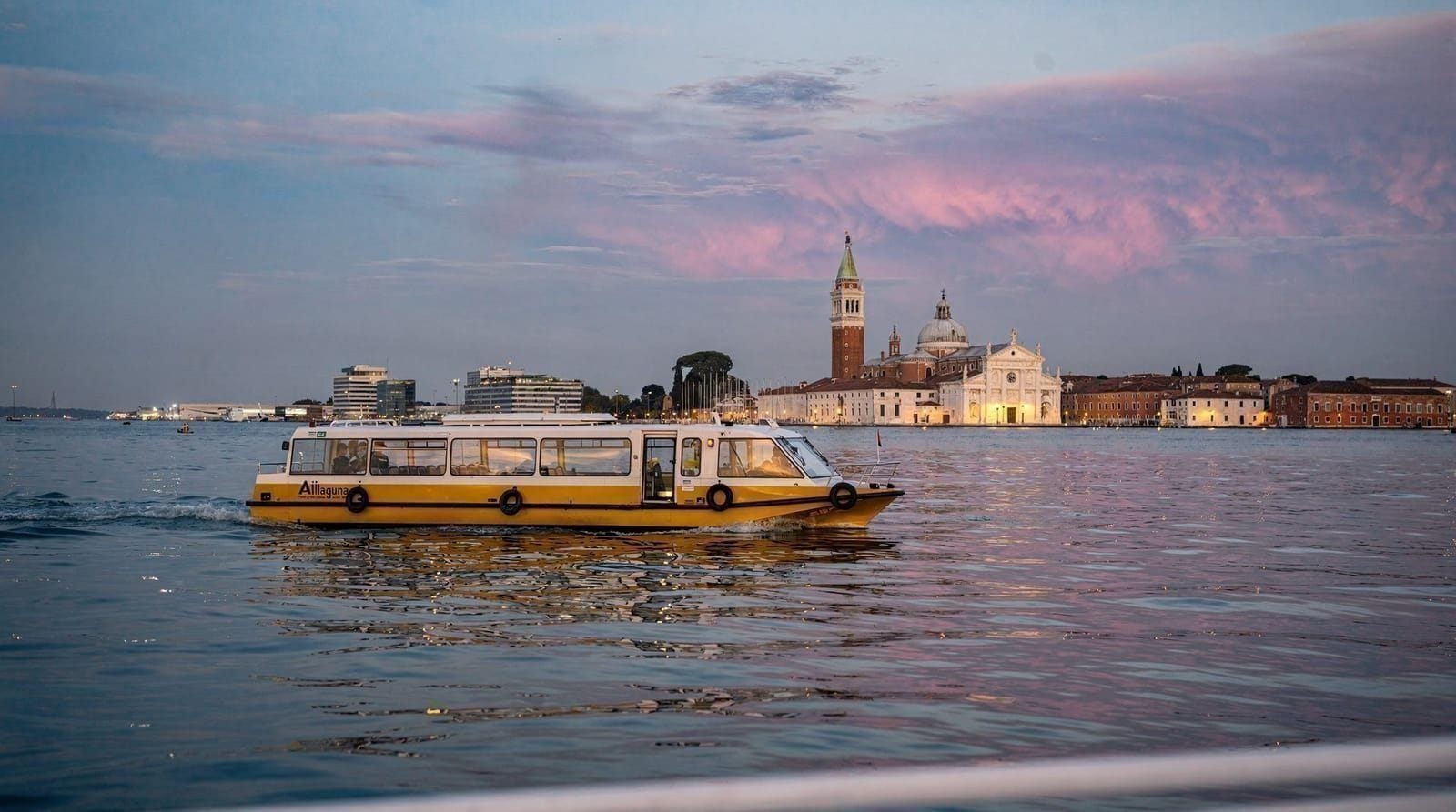 Venice airport: private water taxi transfer to/from Venice