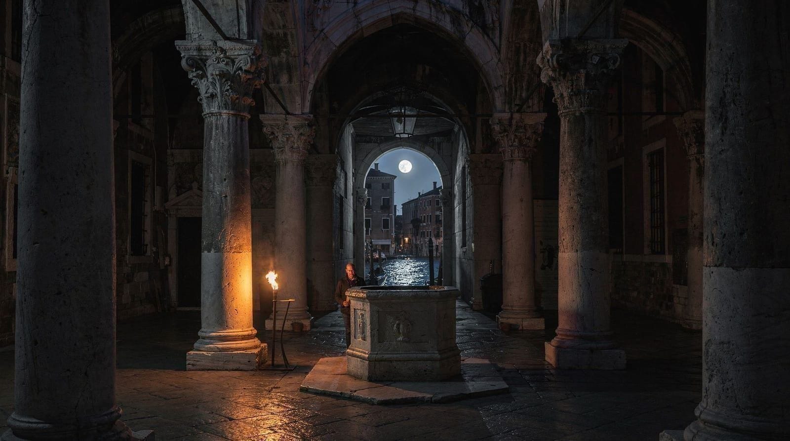 Evening and ghost tours — Ghost and legend walks, sunset mysteries and evening canal experiences