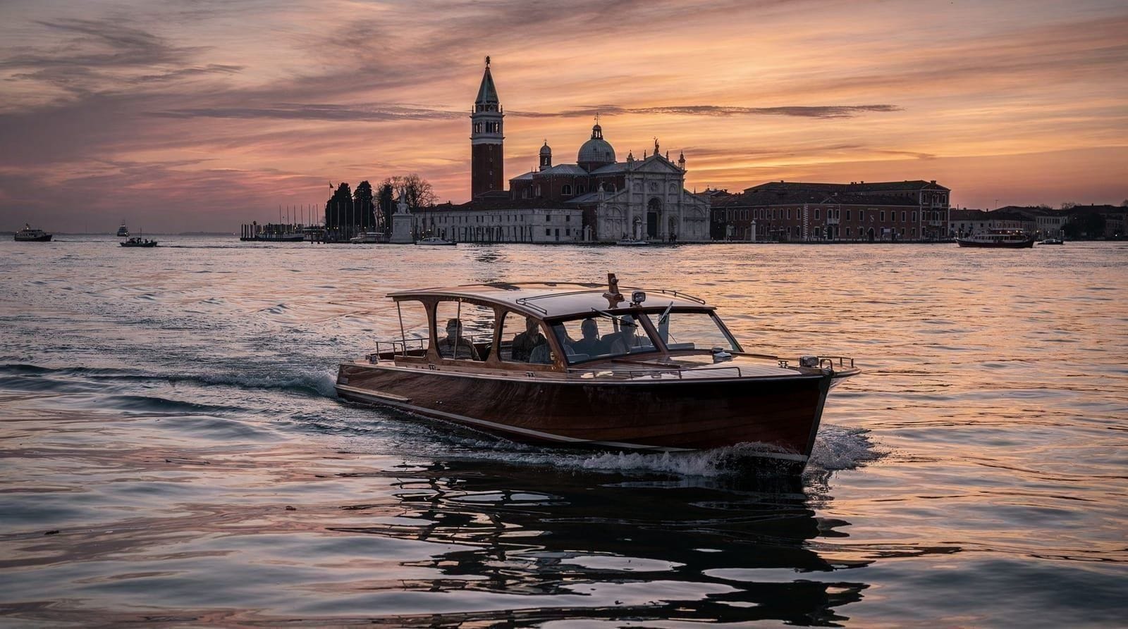 Marco Polo airport water taxi transfer: honest review — Marco Polo airport transfer Venice 2026 — honest comparison of water taxi, share